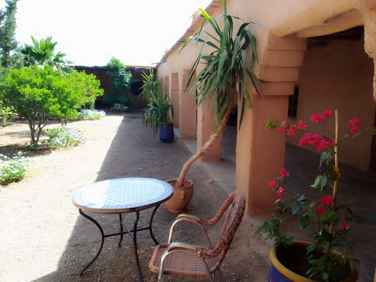 Auberge Bassou Nkob Екстериор снимка