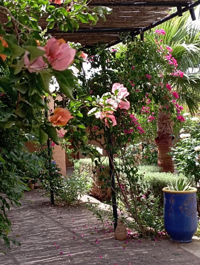 Auberge Bassou Nkob Екстериор снимка