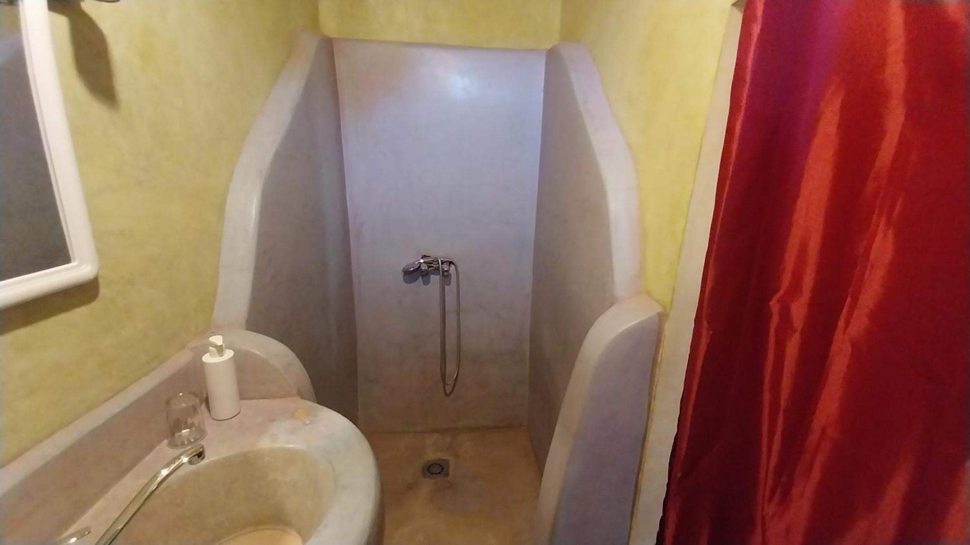 Auberge Bassou Nkob Стая снимка